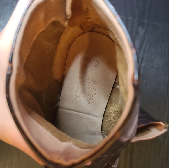 Seychelles Floodplain Booties - Picture 7 of 8